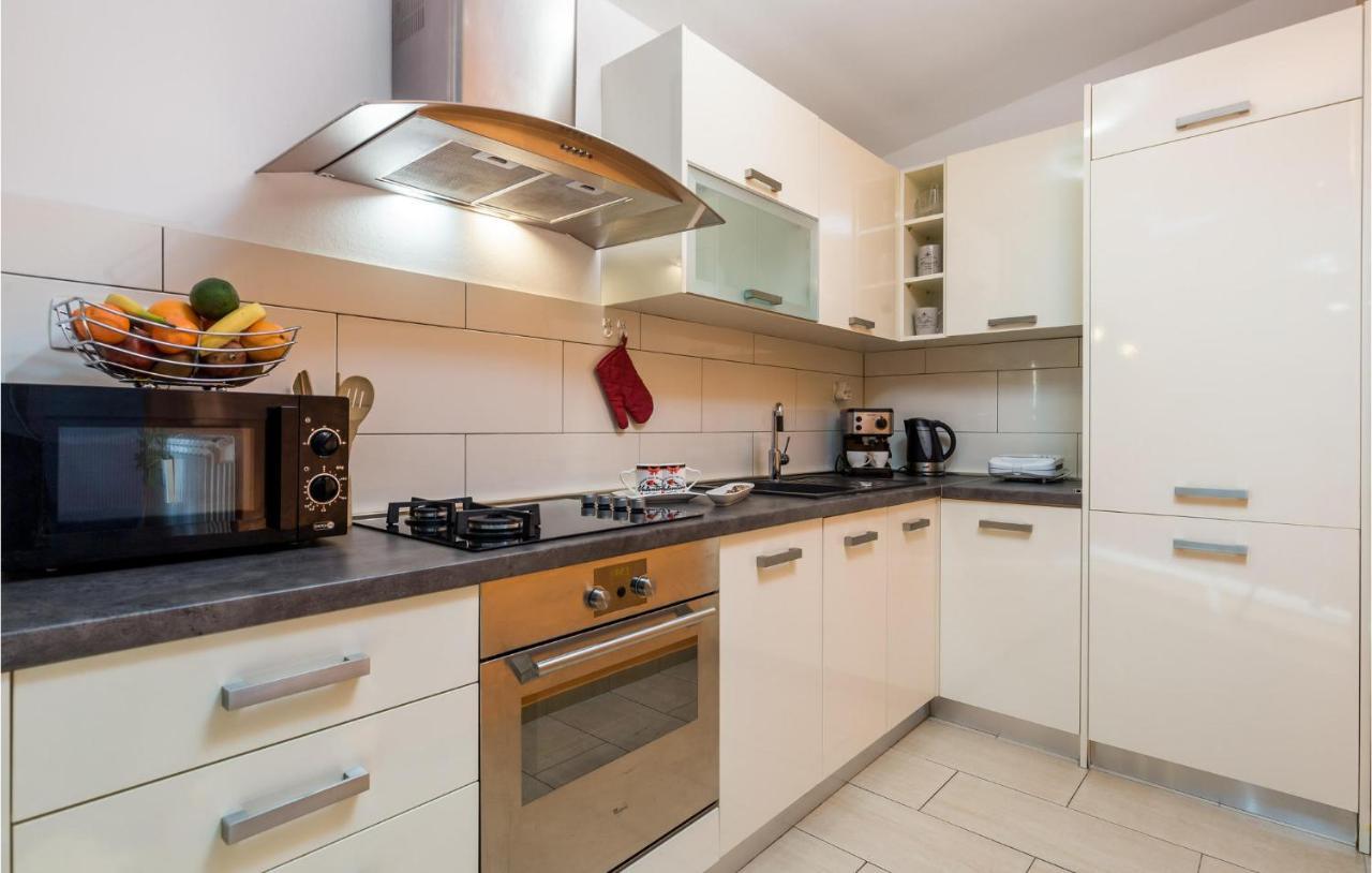 Gorgeous Apartment In Rijeka With Kitchen Extérieur photo