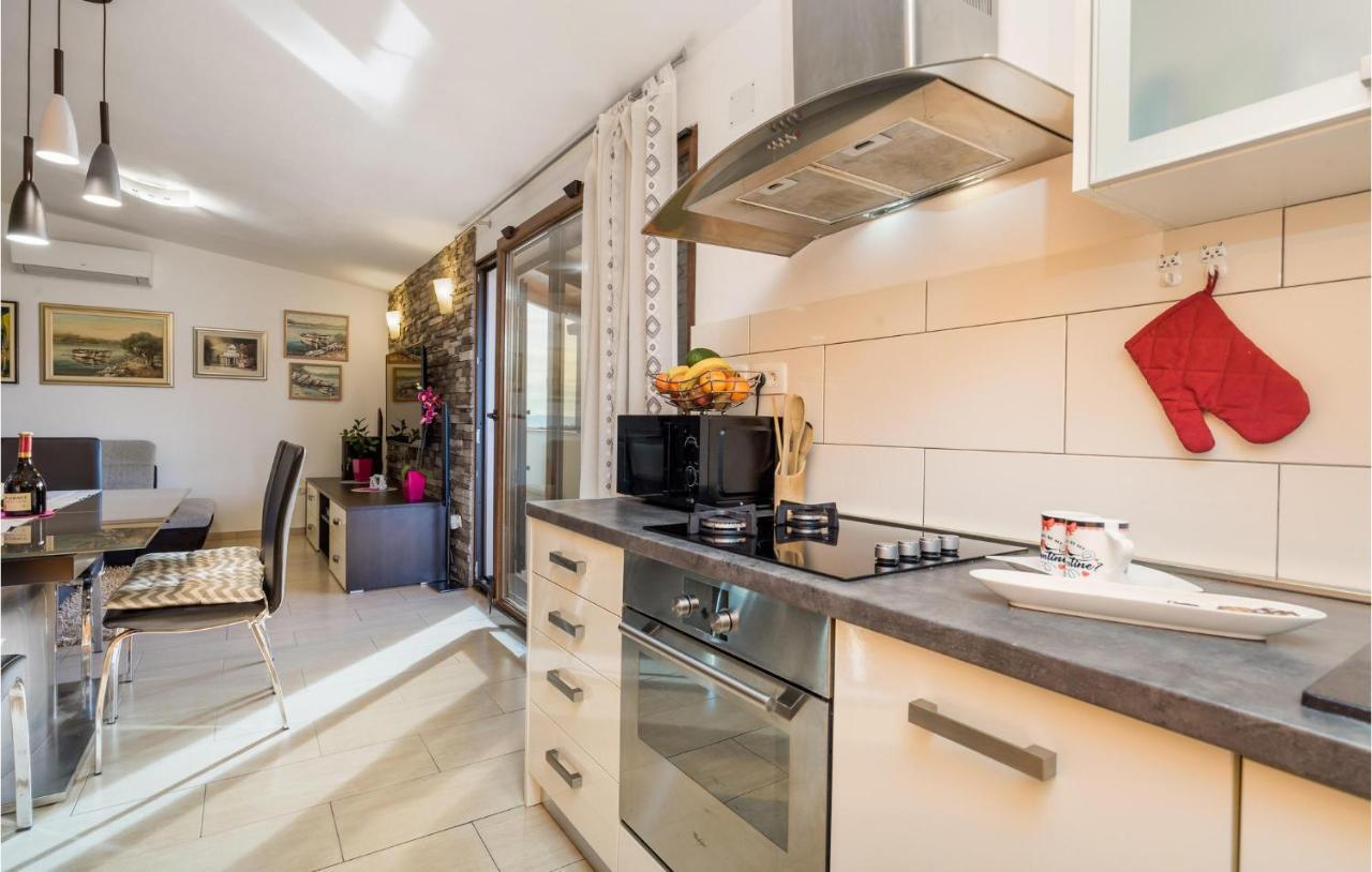 Gorgeous Apartment In Rijeka With Kitchen Extérieur photo